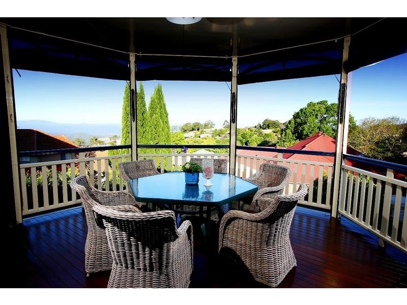 8 Dalston Court, Mount Lofty QLD 4350
