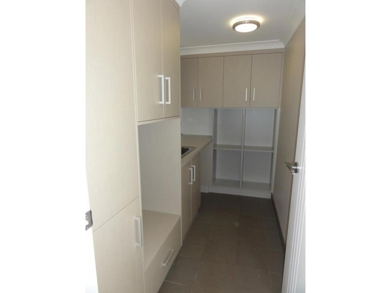 28 Maker, Rangeville QLD 4350