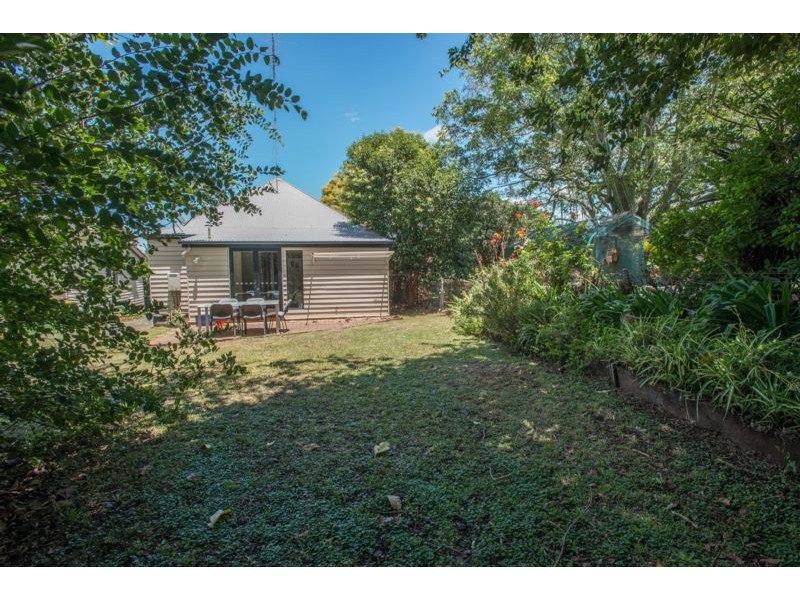 4 Sir Street, North Toowoomba QLD 4350