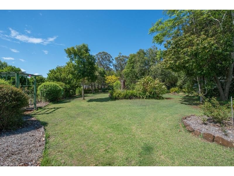 2 Golf Course Drive, Middle Ridge QLD 4350
