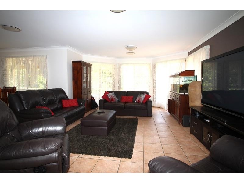 23 Carnation Court, Middle Ridge QLD 4350