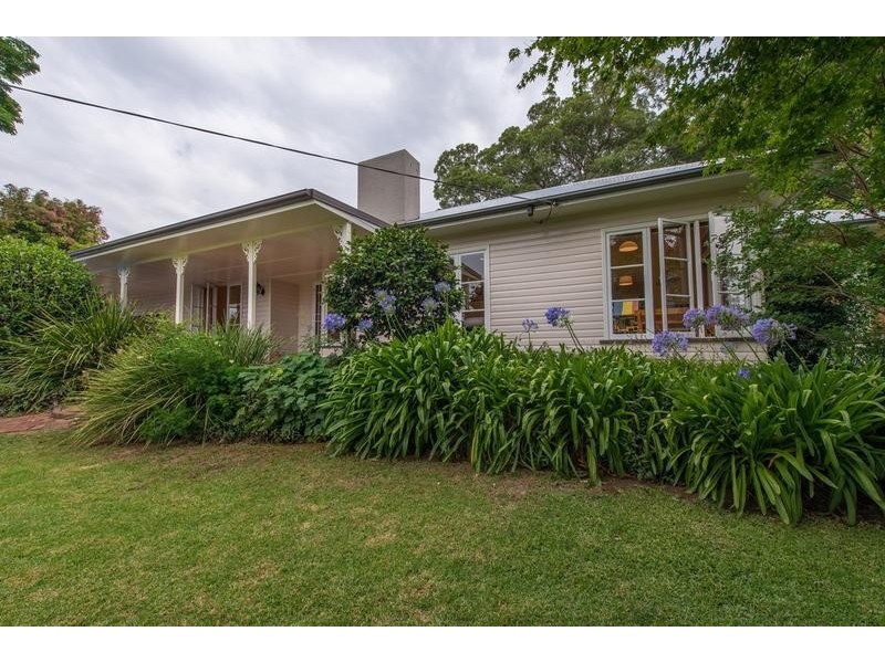 21 Alford Street, Mount Lofty QLD 4350