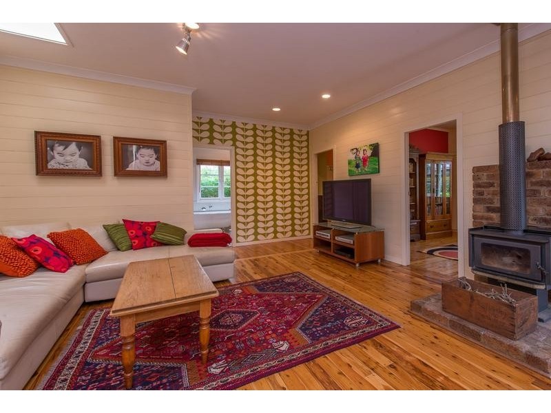 21 Alford Street, Mount Lofty QLD 4350