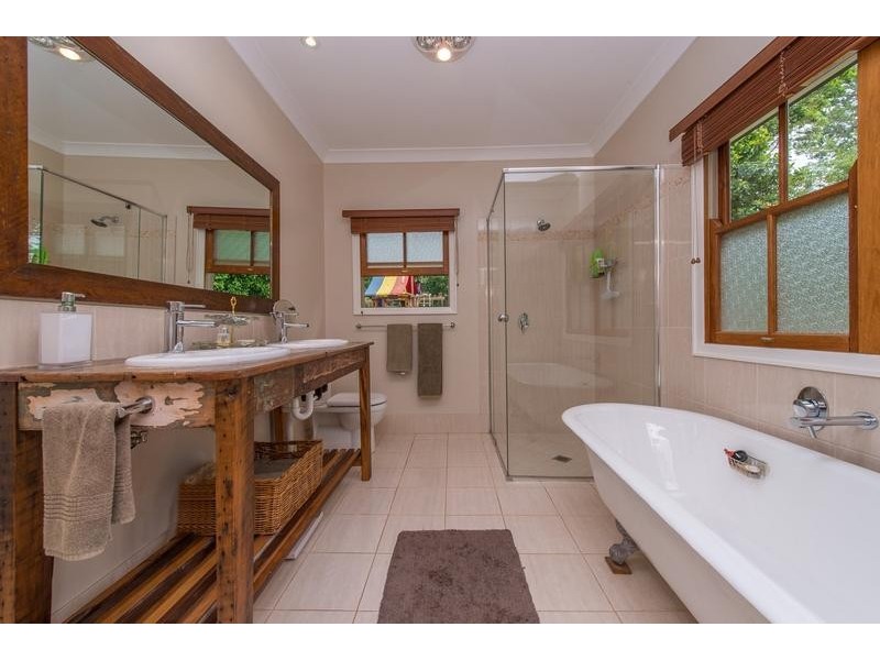 21 Alford Street, Mount Lofty QLD 4350