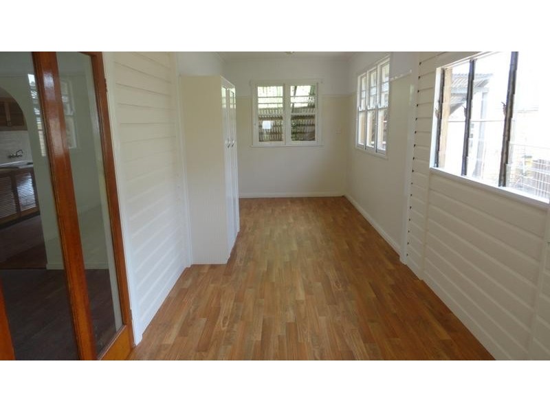 13 Glendower Street, Mount Lofty QLD 4350