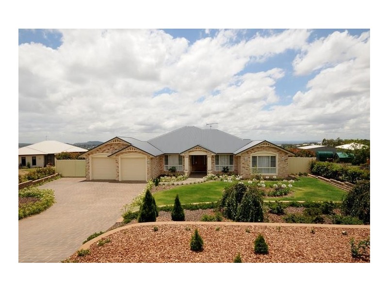 19 Cole Drive, Highfields QLD 4352