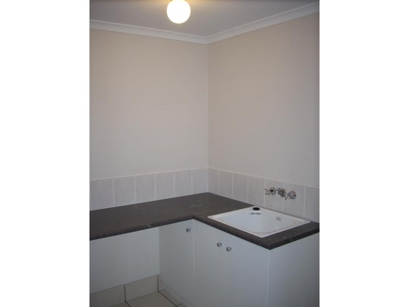 3/320 South, Harristown QLD 4350