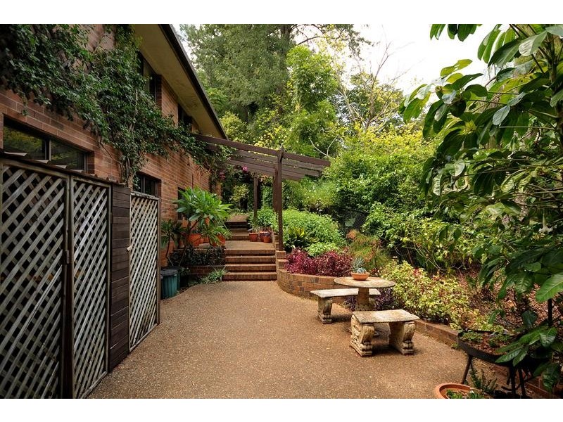 13 Fairholme Street, Mount Lofty QLD 4350