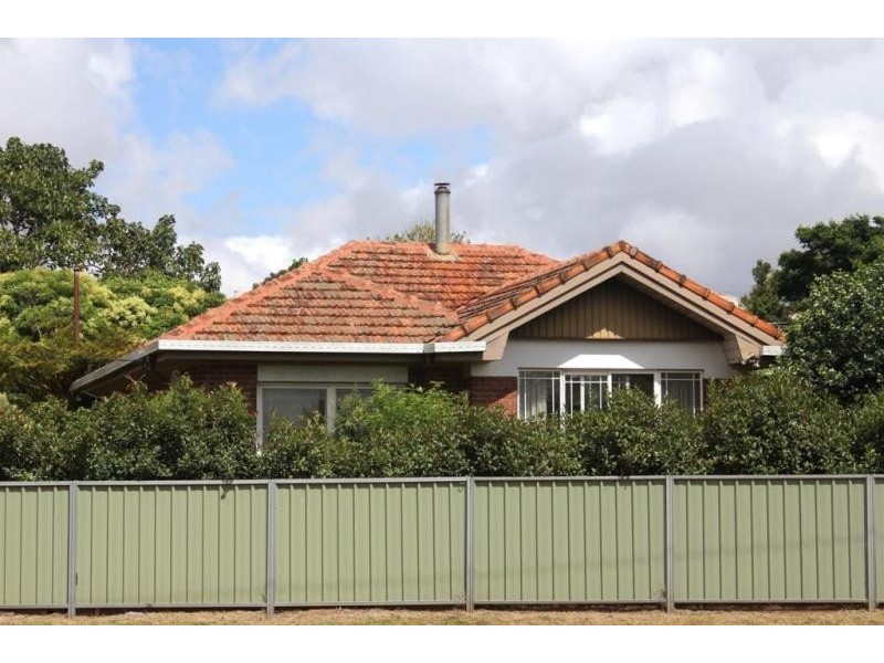 227a West Street, Harristown QLD 4350