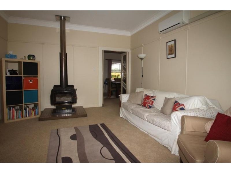 227a West Street, Harristown QLD 4350