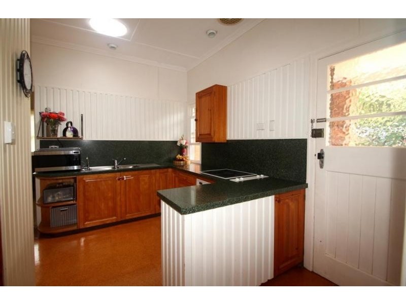 227a West Street, Harristown QLD 4350