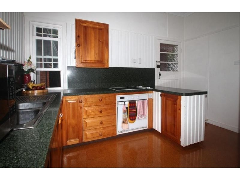 227a West Street, Harristown QLD 4350