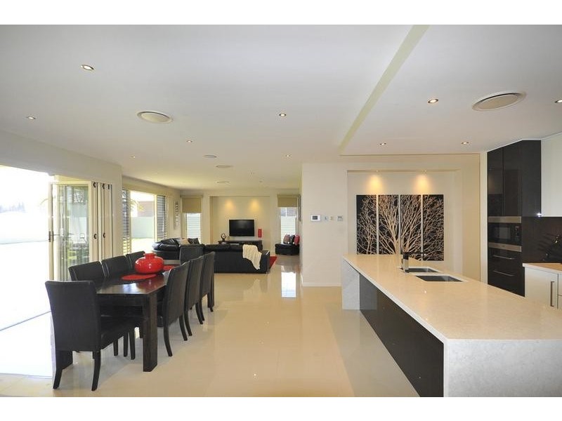 15 Colman Drive, Middle Ridge QLD 4350