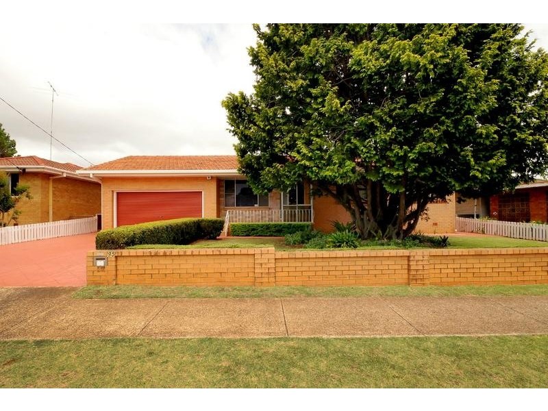 95 Drayton Road, Harristown QLD 4350