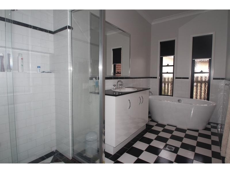 25a Eleanor Street, East Toowoomba QLD 4350