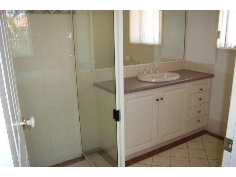 239 Nelson Street, Kearneys Spring QLD 4350