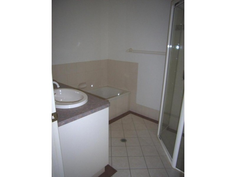 239 Nelson Street, Kearneys Spring QLD 4350