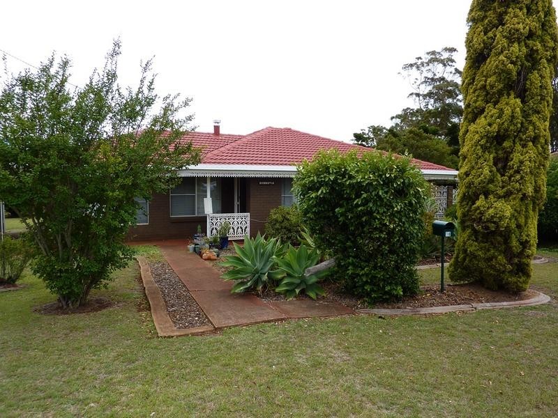 18 Lotus Crescent, Centenary Heights QLD 4350