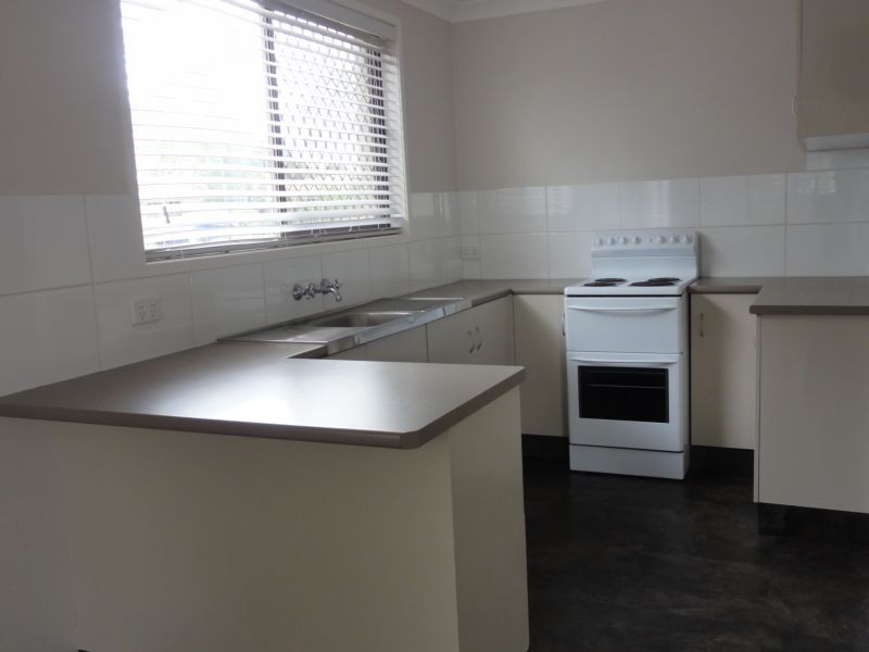 1/21 Agnes, Centenary Heights QLD 4350
