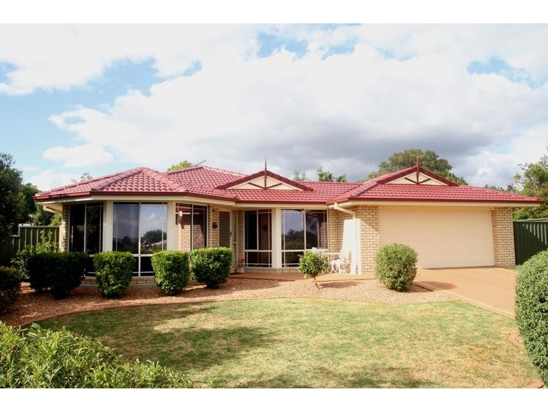 27 Stratford Drive, Wyreema QLD 4352