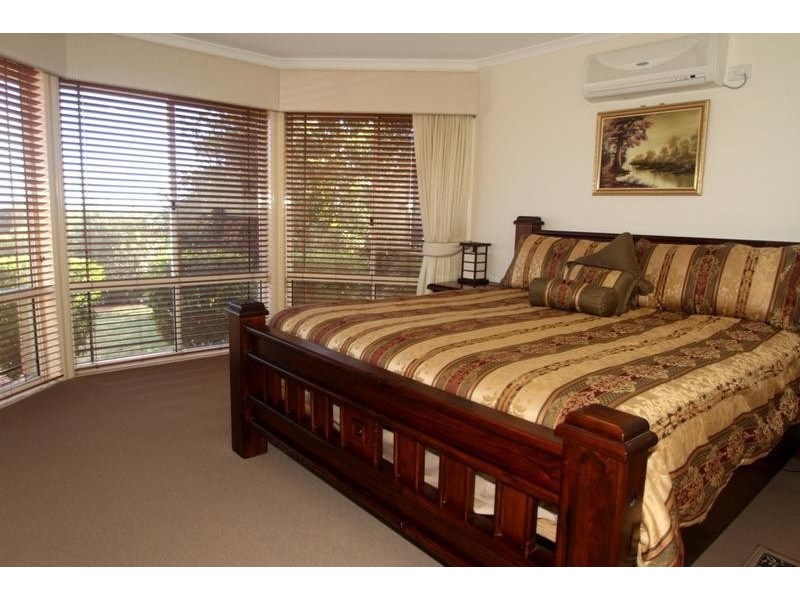 27 Stratford Drive, Wyreema QLD 4352