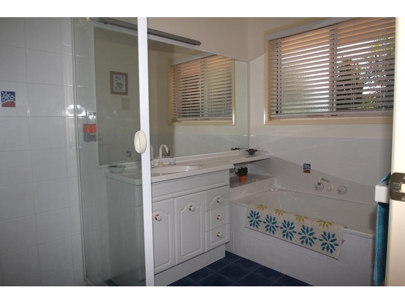 27 Stratford Drive, Wyreema QLD 4352