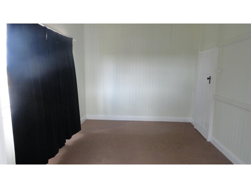 125 WEST STREET, Newtown QLD 4350