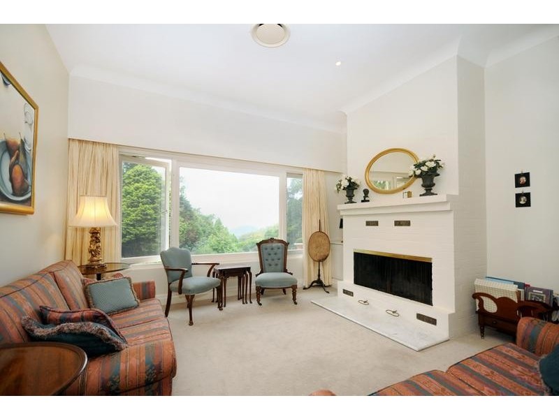 11 Old Toll Bar Road, East Toowoomba QLD 4350