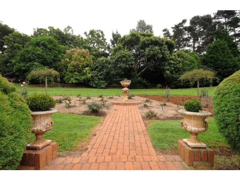 11 Old Toll Bar Road, East Toowoomba QLD 4350