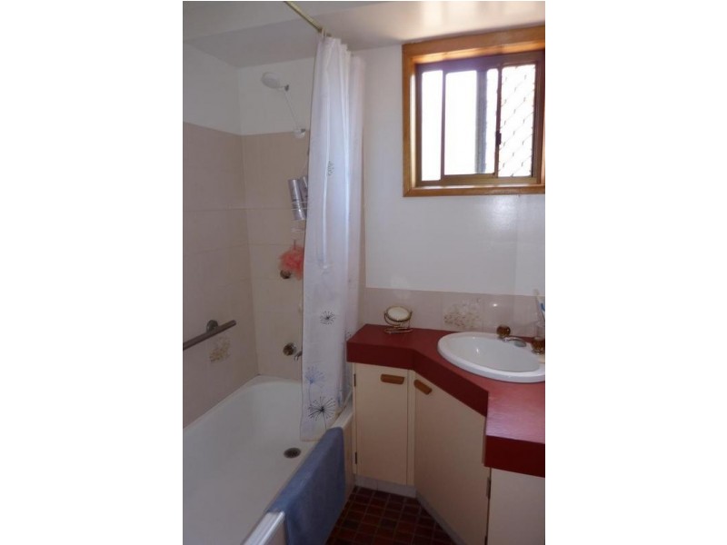 2/19 Dunemann Street, Kearneys Spring QLD 4350