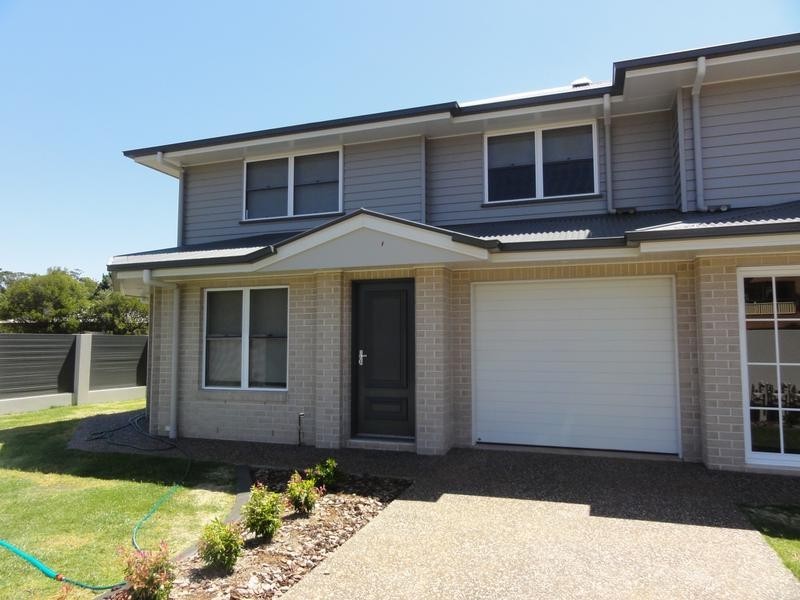 1/303 STENNER STREET, Middle Ridge QLD 4350