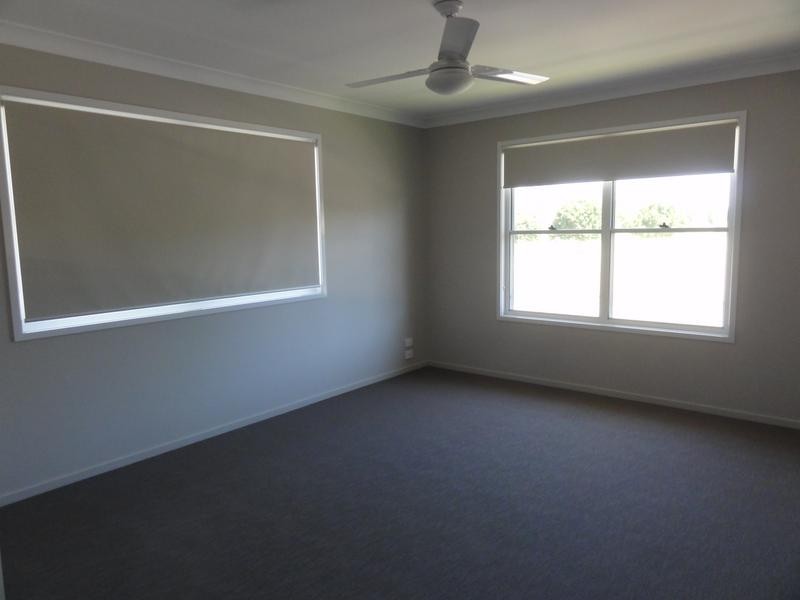1/303 STENNER STREET, Middle Ridge QLD 4350