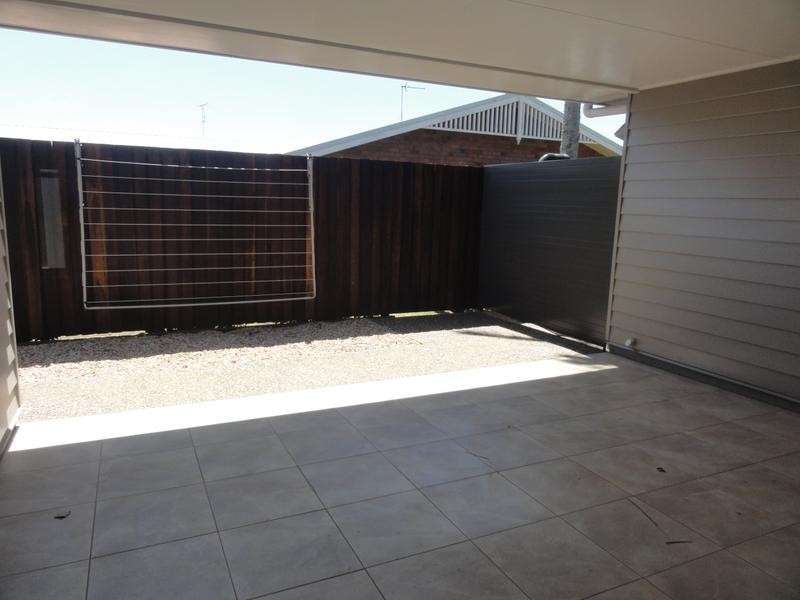 1/303 STENNER STREET, Middle Ridge QLD 4350