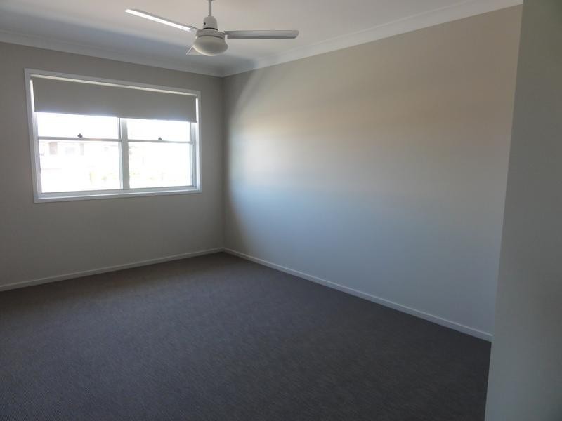 3/303 STENNER STREET, Middle Ridge QLD 4350