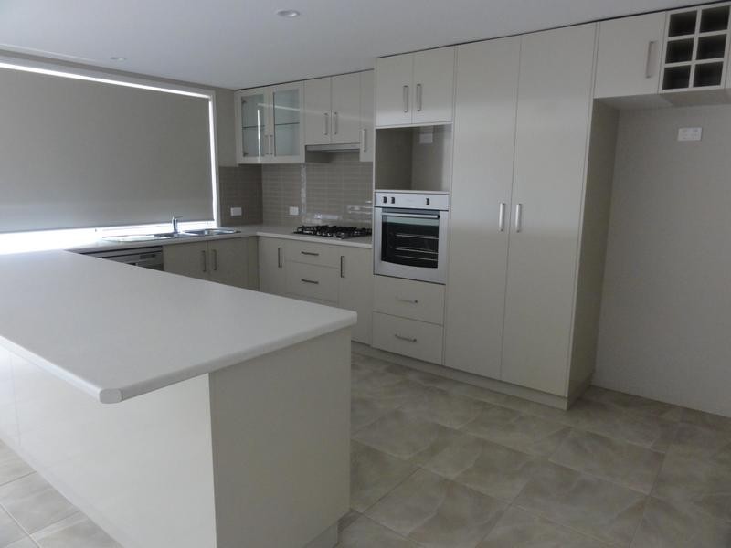 3/303 STENNER STREET, Middle Ridge QLD 4350