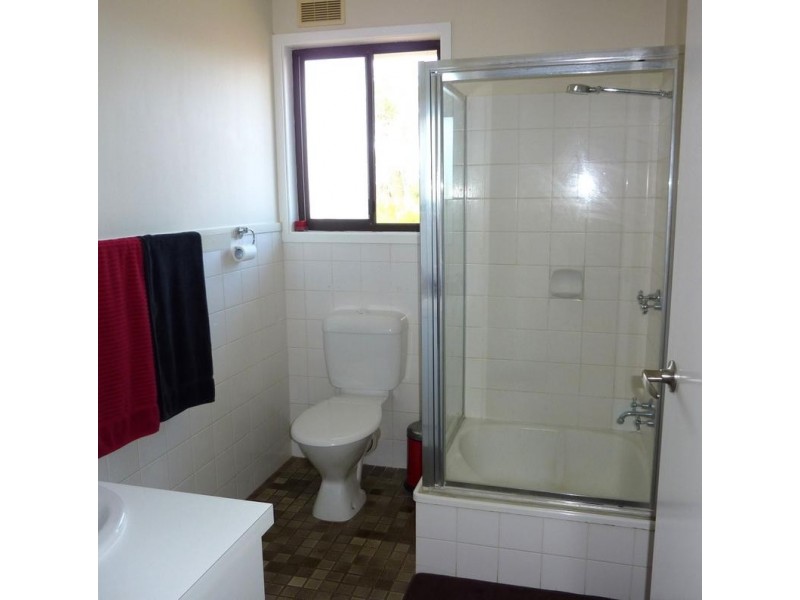 2/44 Noll Street, Kearneys Spring QLD 4350