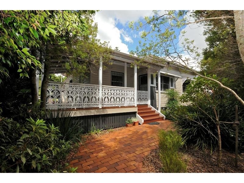 88 Mackenzie Street, Mount Lofty QLD 4350