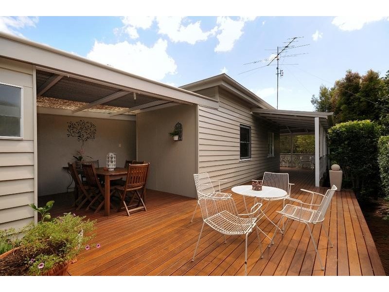 88 Mackenzie Street, Mount Lofty QLD 4350