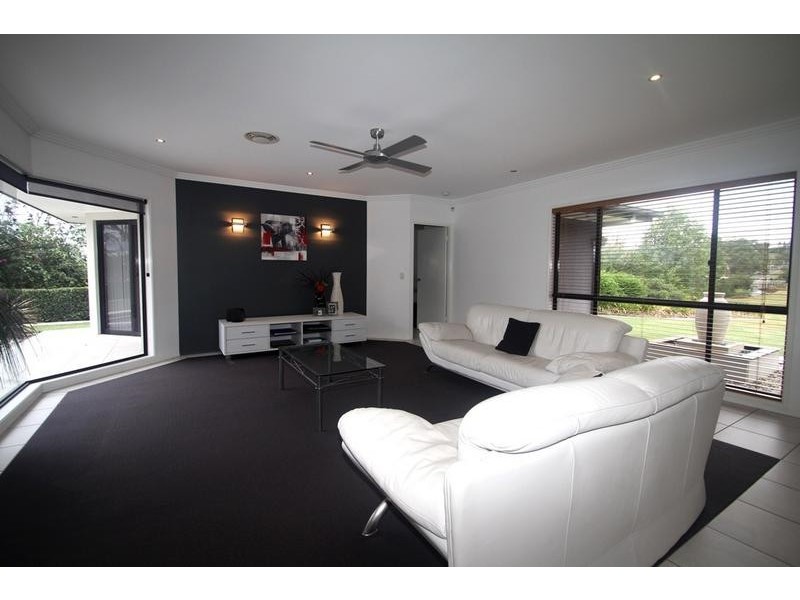 3 Ryans Drive, Cotswold Hills QLD 4350