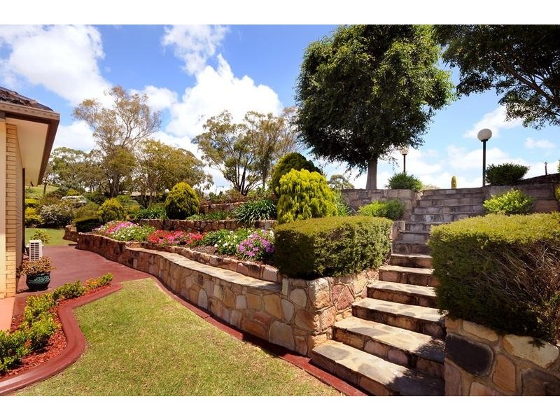 1 Abif Street, Cotswold Hills QLD 4350