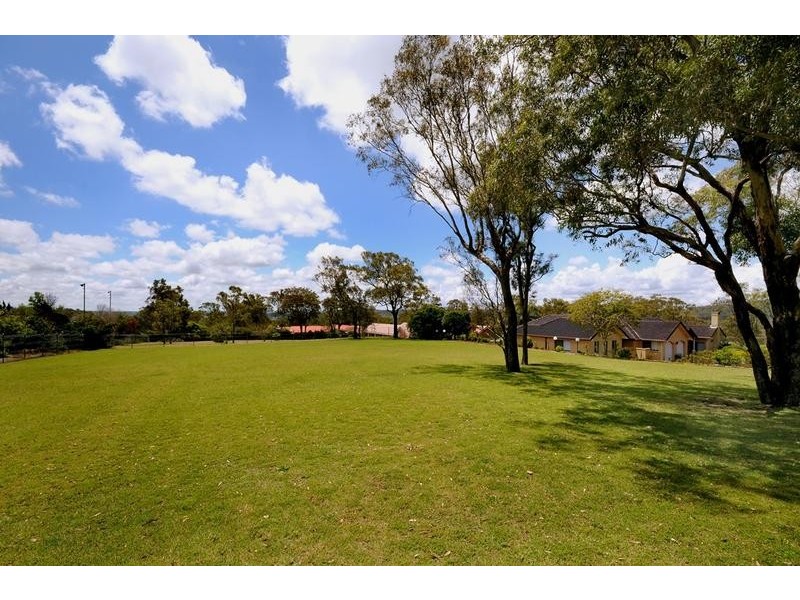 1 Abif Street, Cotswold Hills QLD 4350