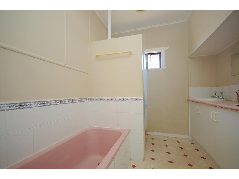 144 Drayton Road, Harristown QLD 4350