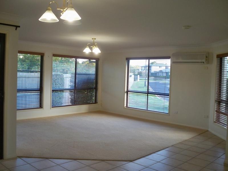 18/1 Cossart, Centenary Heights QLD 4350