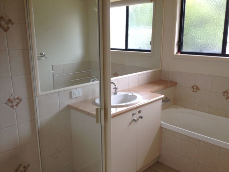 38 Banksdale Drive, Middle Ridge QLD 4350