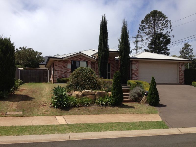 38 Banksdale Drive, Middle Ridge QLD 4350