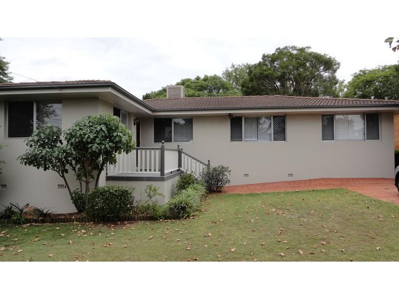 17 OLSEN, Rangeville QLD 4350