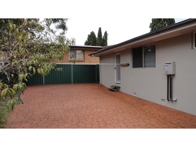 17 OLSEN, Rangeville QLD 4350