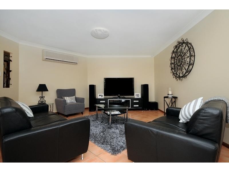 3 Howard Street, Middle Ridge QLD 4350