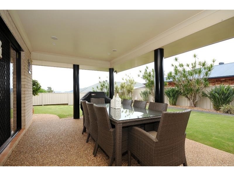 3 Howard Street, Middle Ridge QLD 4350