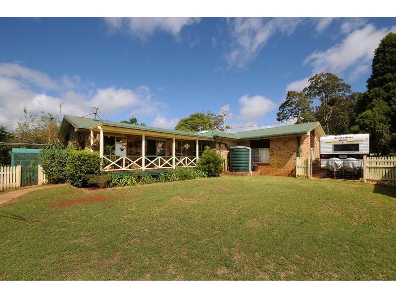 418 Mackenzie Street, Middle Ridge QLD 4350